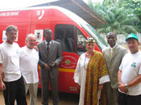Cérémonie de remise des clés de l'ambulance à la reine Blanche